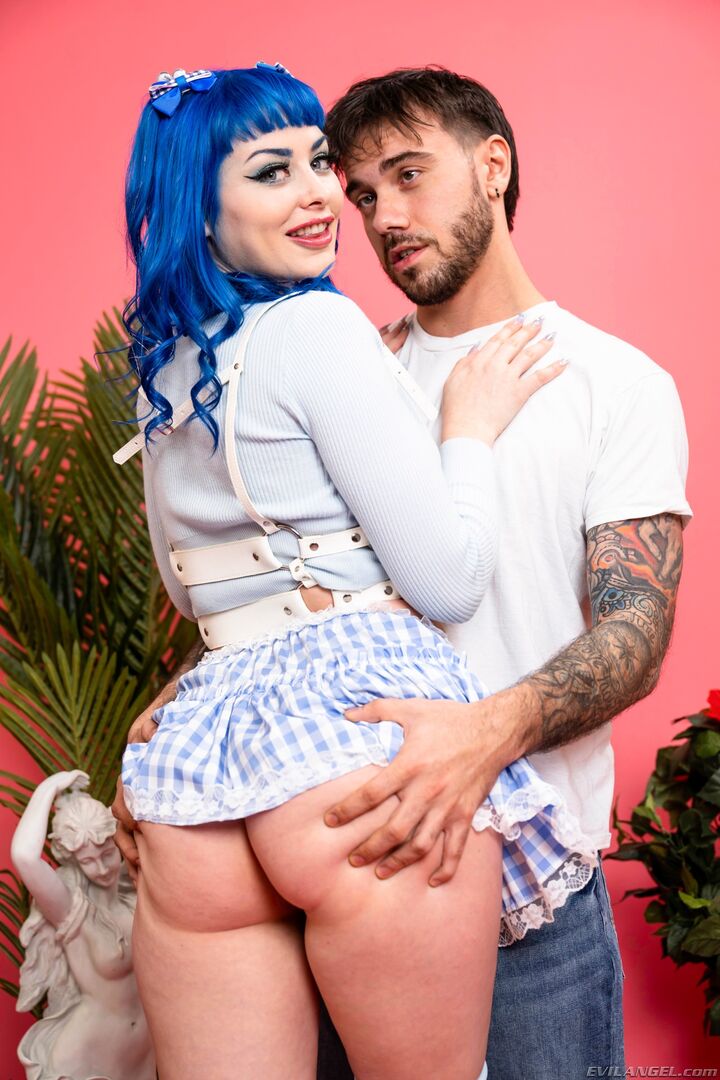 JEWELZ BLU Deepthroat & Pussy Squirt