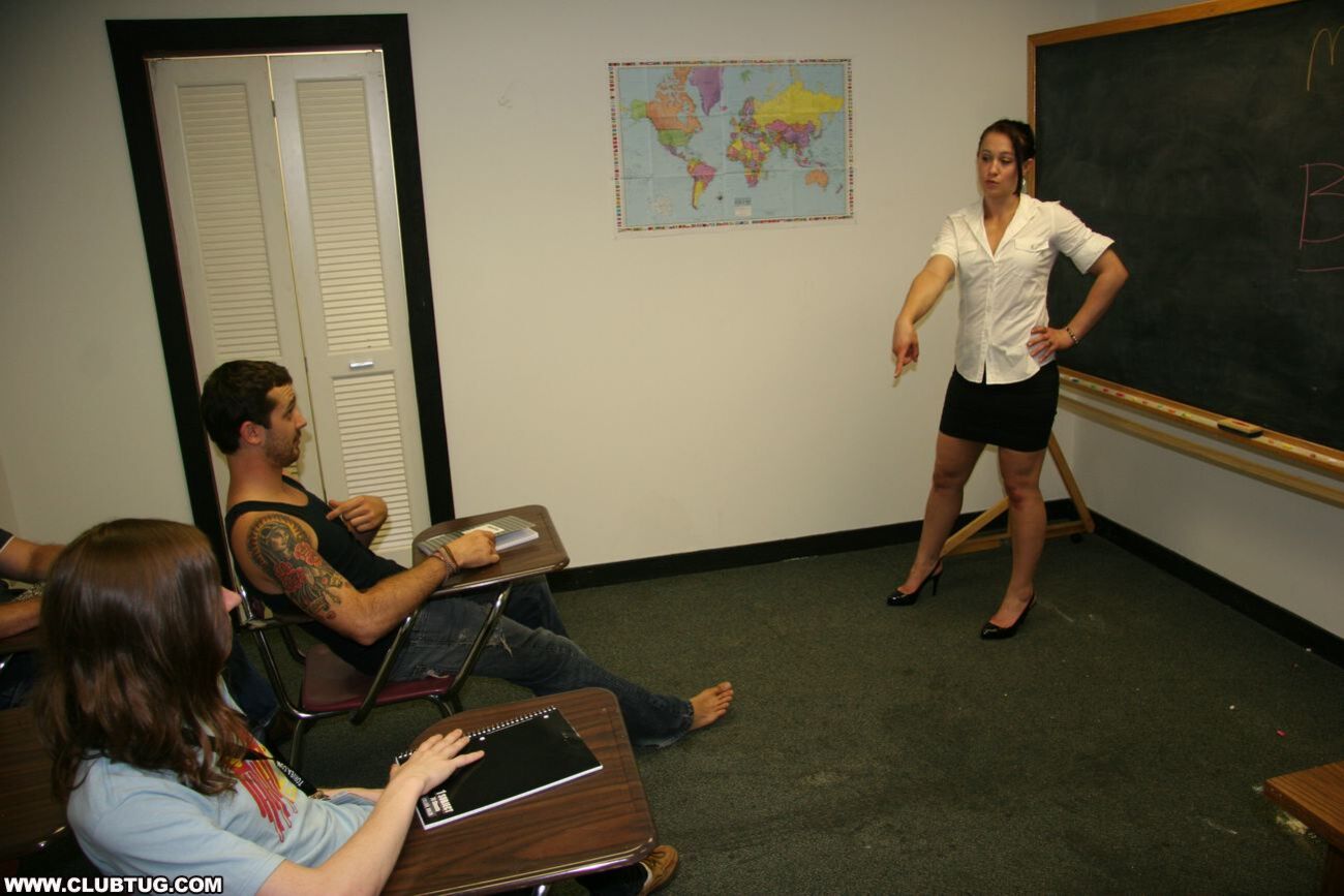 Cheyenne Jewels Humiliating Handjob