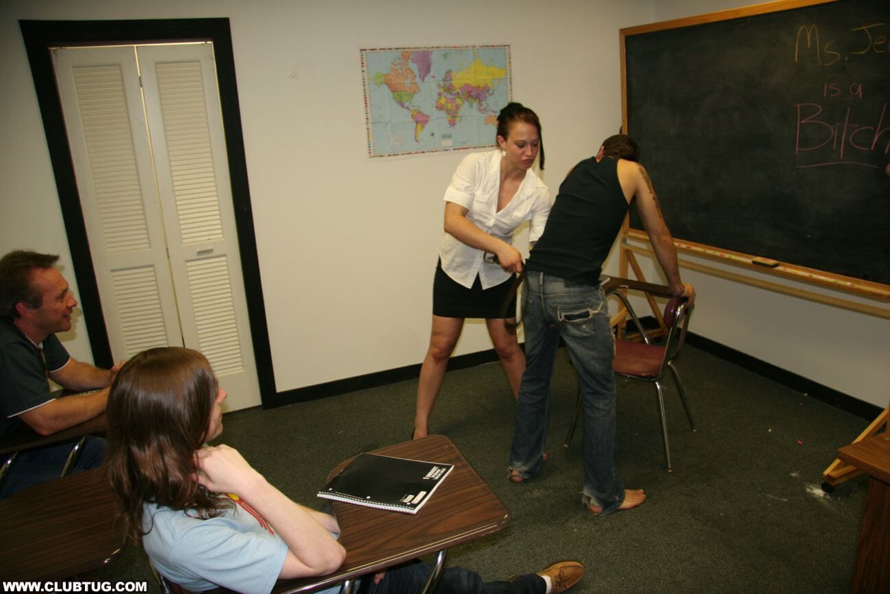 Cheyenne Jewels Humiliating Handjob