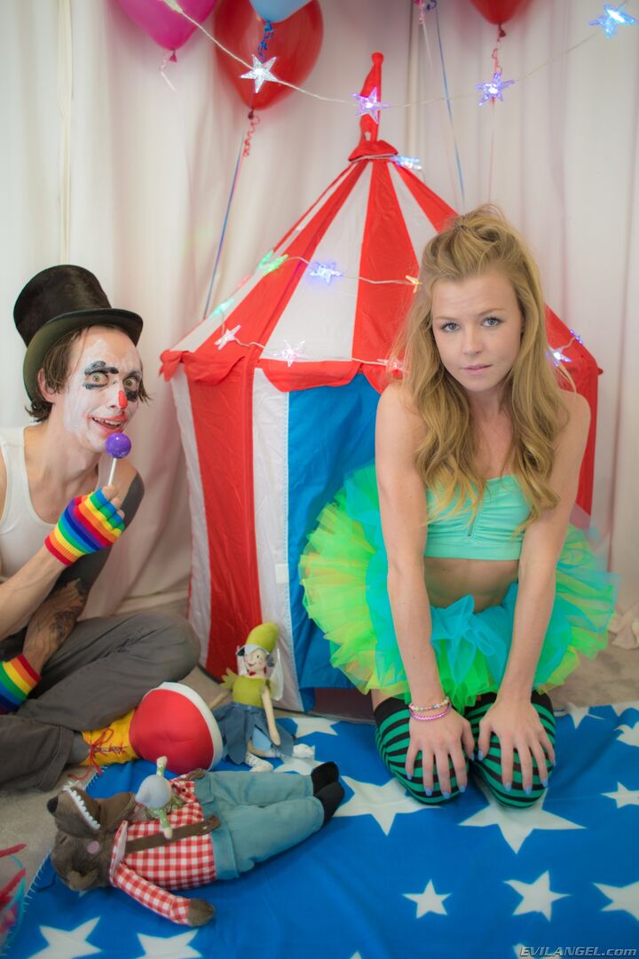 CREEPY ASS CLOWN'S PERVERTED CIRCUS