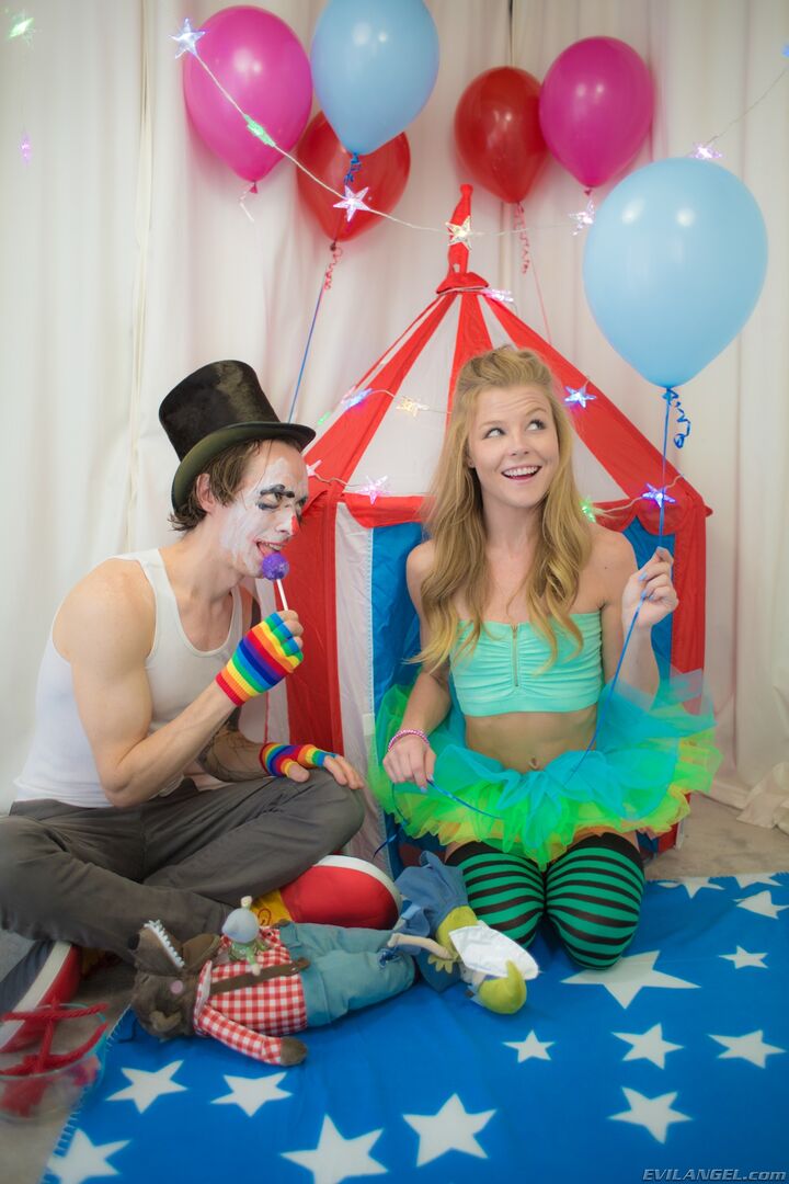 CREEPY ASS CLOWN'S PERVERTED CIRCUS