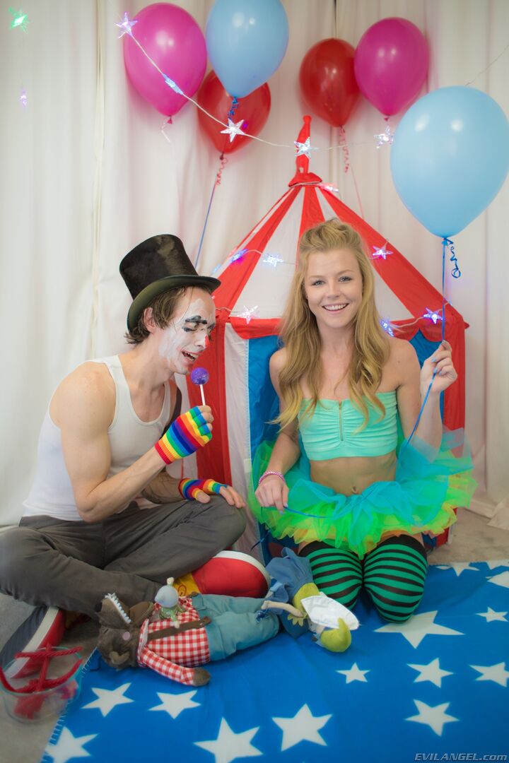 CREEPY ASS CLOWN'S PERVERTED CIRCUS