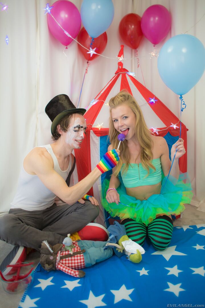 CREEPY ASS CLOWN'S PERVERTED CIRCUS