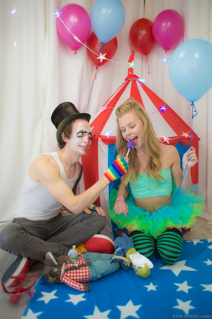 CREEPY ASS CLOWN'S PERVERTED CIRCUS