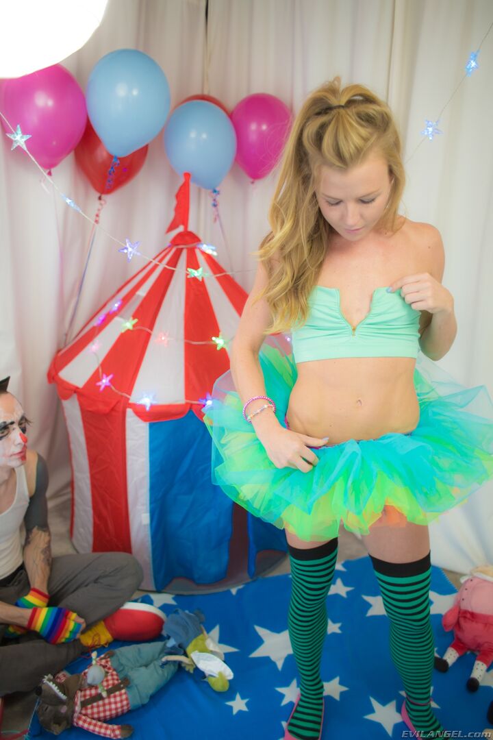 CREEPY ASS CLOWN'S PERVERTED CIRCUS