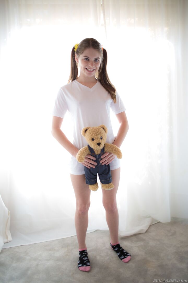 DOMINANT STEP-DADDY PUTS ALICE TO BED