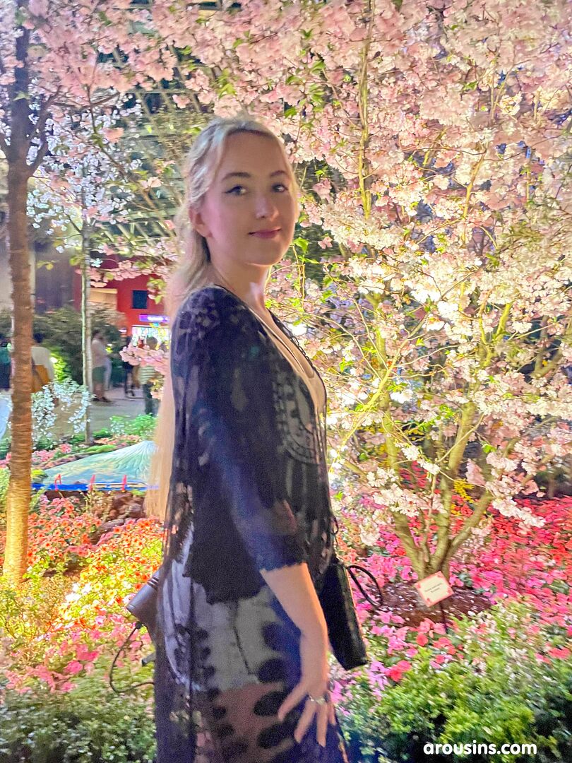 Ann Joy BTS with Arousins