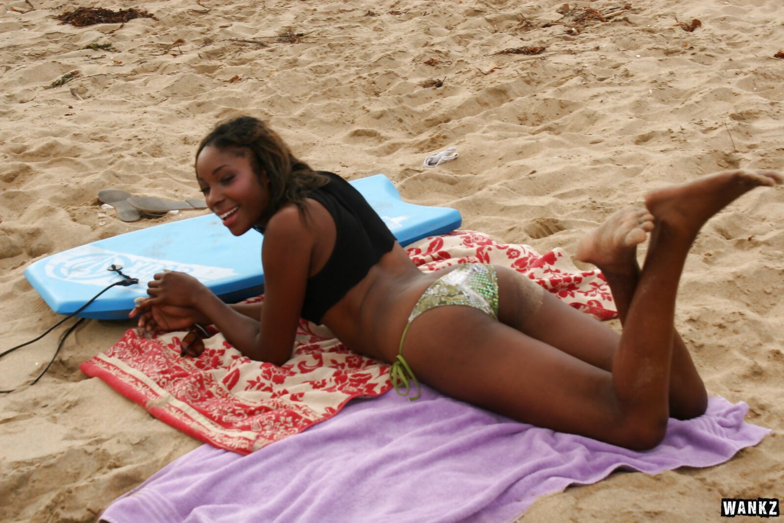 Two Horny Ebony Lesbians Lick Pussy And Munch Carpet.