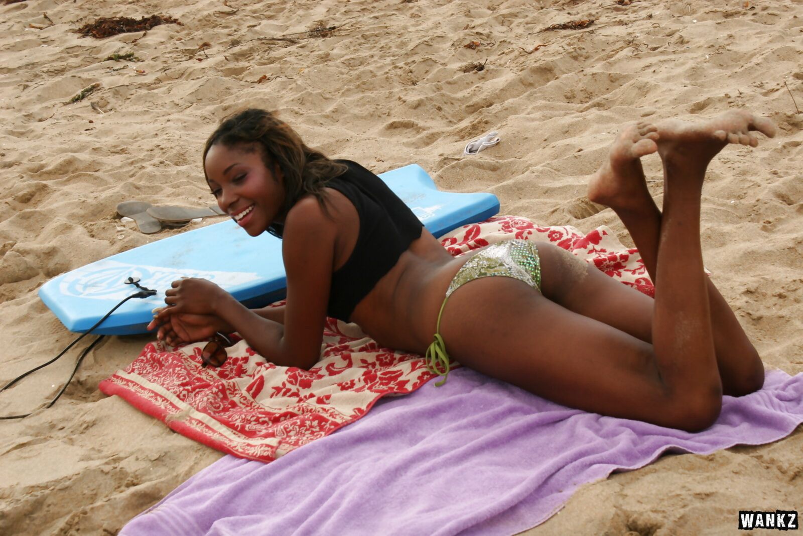 Two Horny Ebony Lesbians Lick Pussy And Munch Carpet.