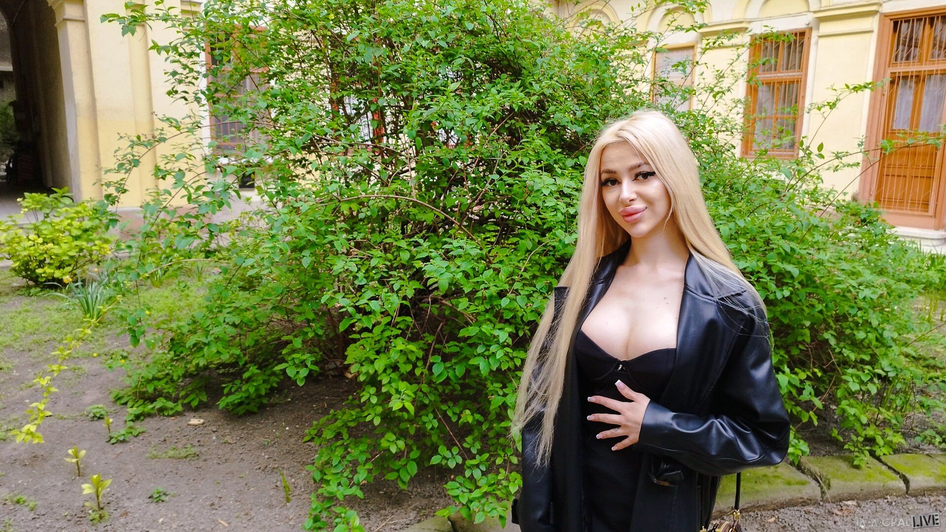 PERFECT BODY Kristiana Bratz Doll Gives Misfit TIGHT PINK PUSSY