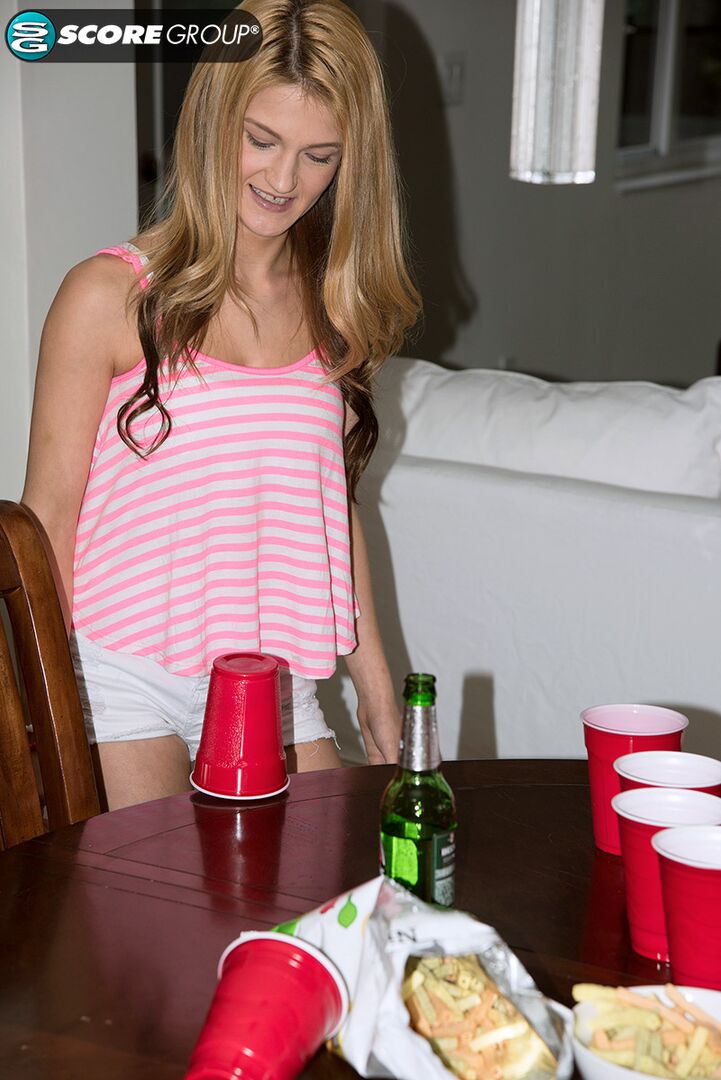 STRIP PONG IS ALL FUN AND GAMES, ESPECIALLY WHEN HOPE SUCKS AND FUCKS A BIG STUD UNTIL SHE GETS CUM ON HER FACE.