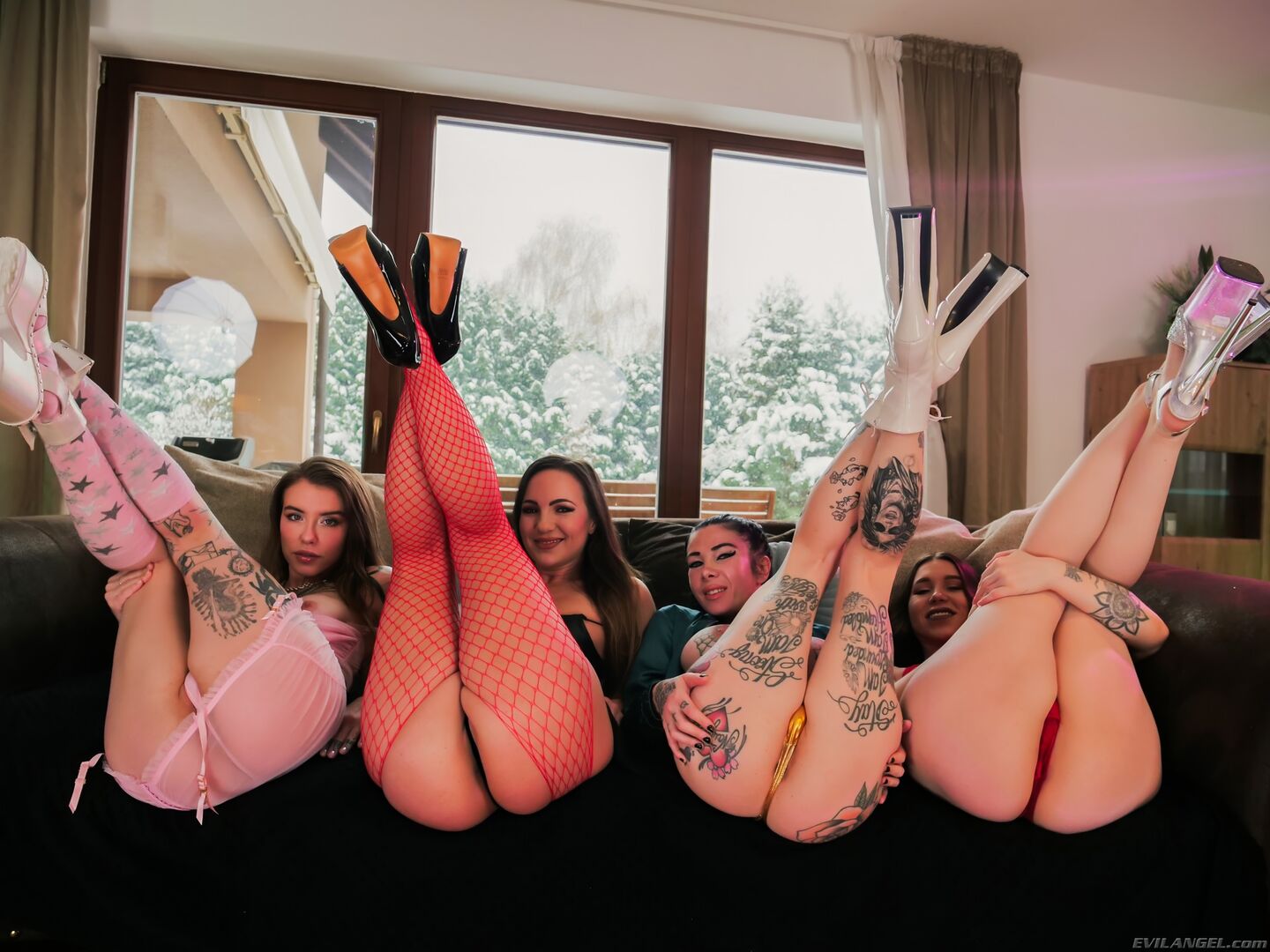 Four-Girl Anal Toy Gaping & A2M Orgy