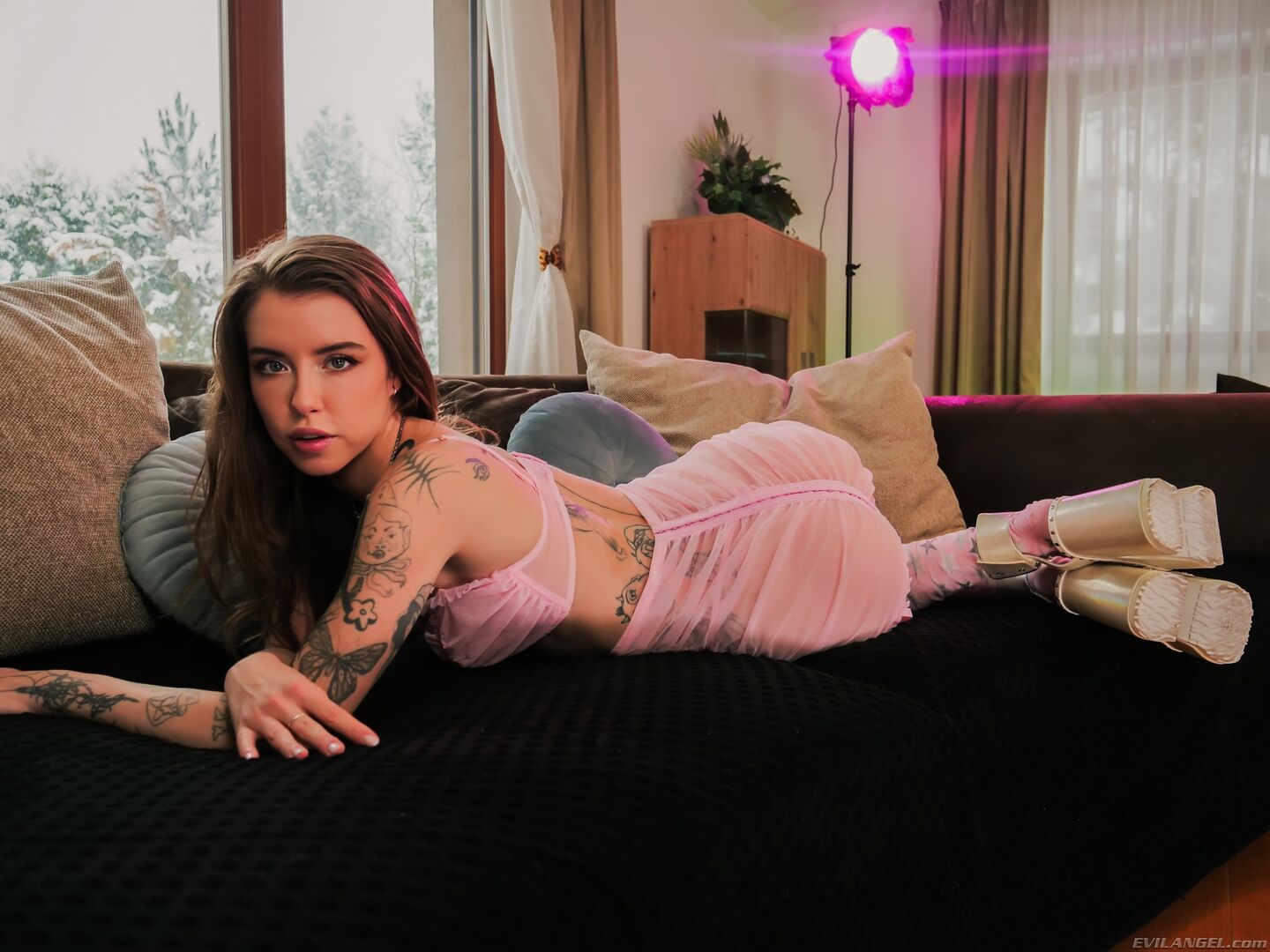 Four-Girl Anal Toy Gaping & A2M Orgy