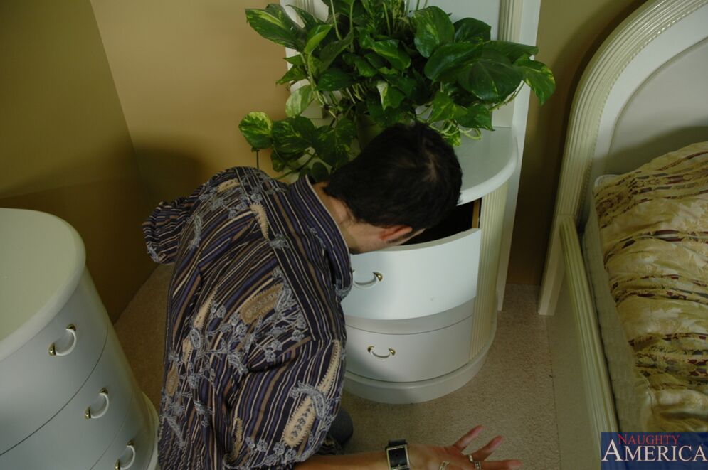 Payton Leigh fucking in the bed with her big natural tits
