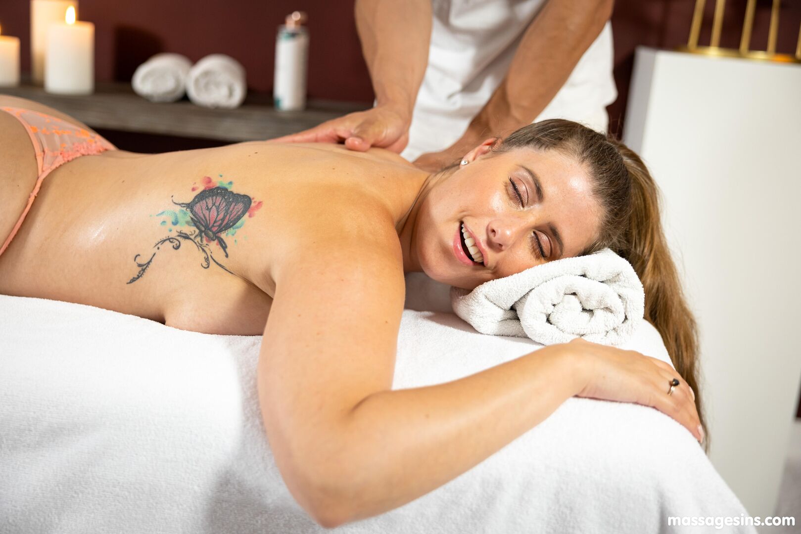 Curvy Lady Lyne at MassageSins