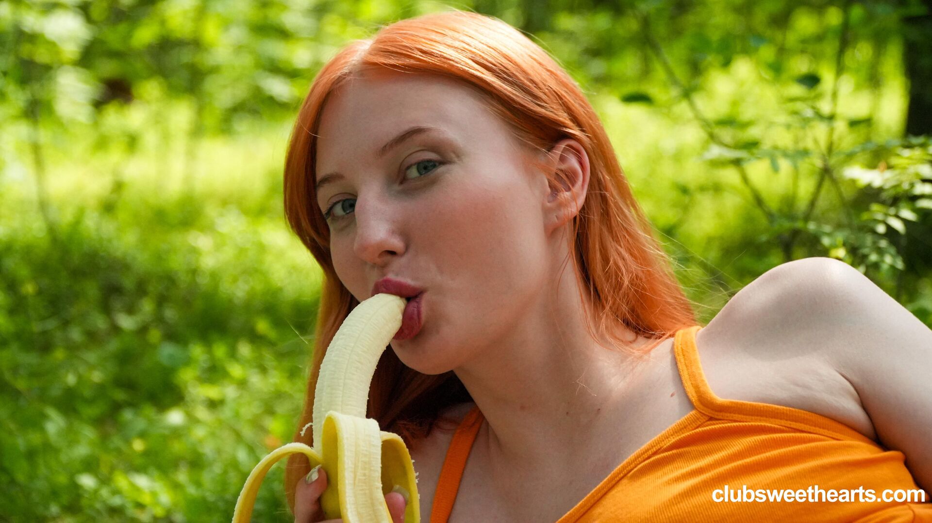 Banana reminds me of cock