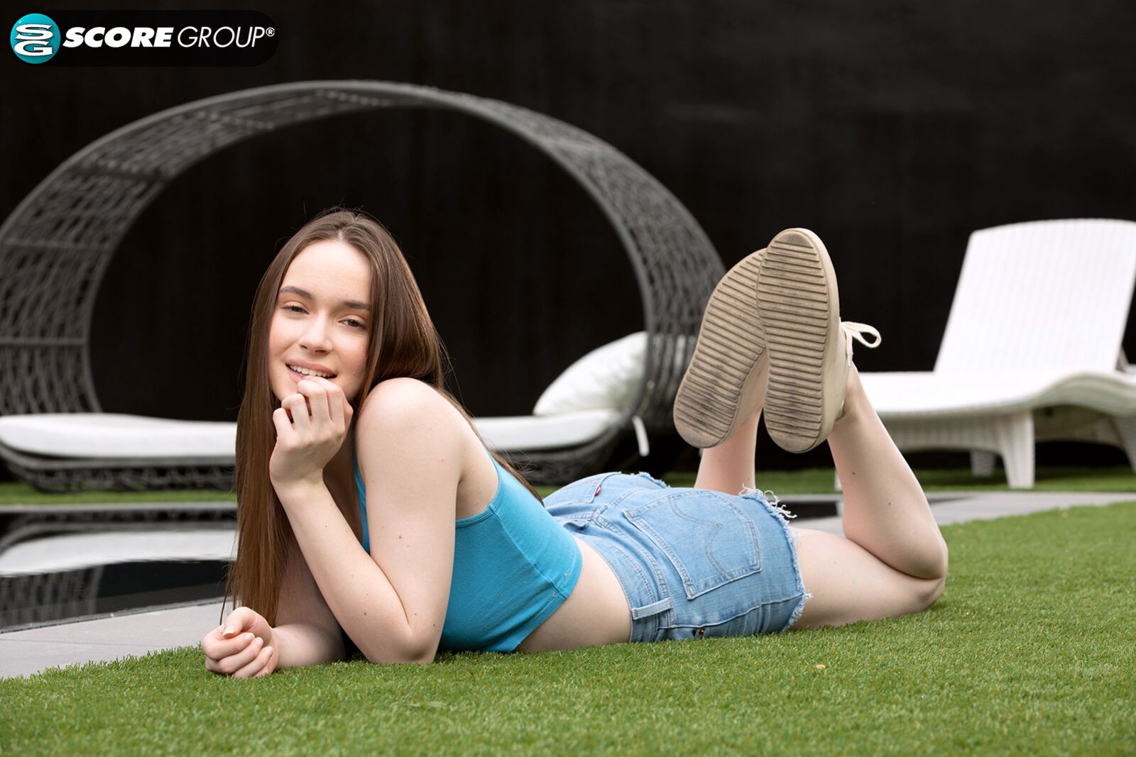 BEAUTIFUL BRUNETTE TEEN HAZEL SHOWS OFF HER HAIRY PUSSY AND MASTURBATES OUTDOORS.