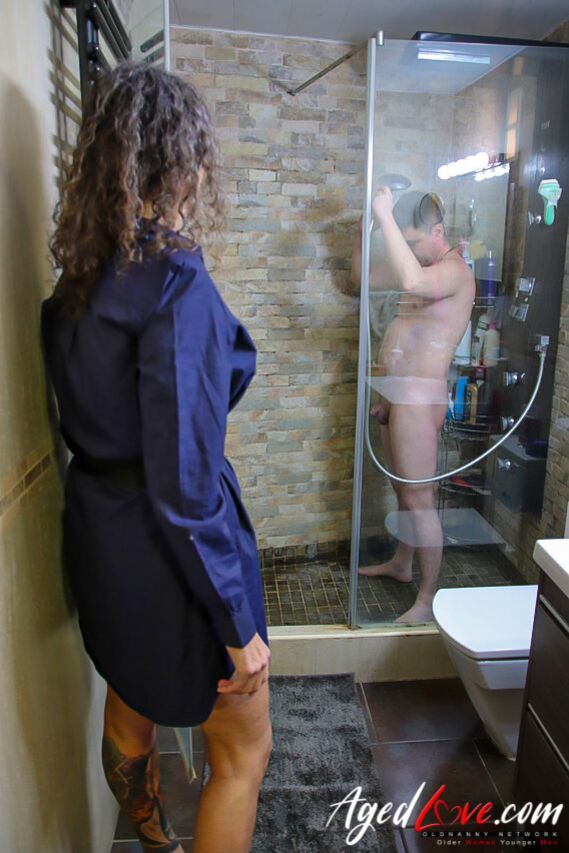 PLEASURE OF FAST AND WILD PUSSY FUCKING SESSION CAPTURED ON CAMERA