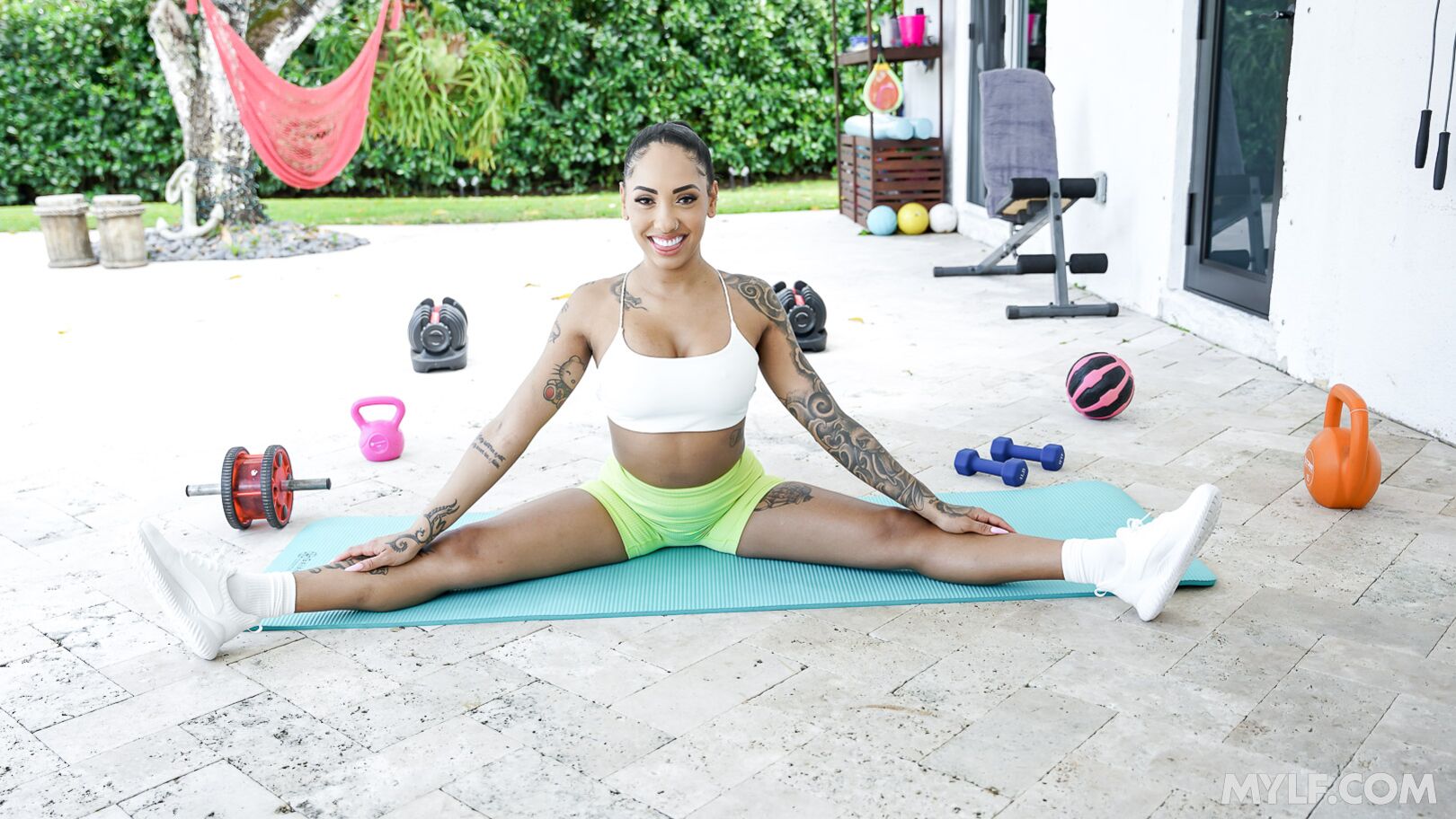 Fit Busty MILF Has the Only Summer Routine You Need