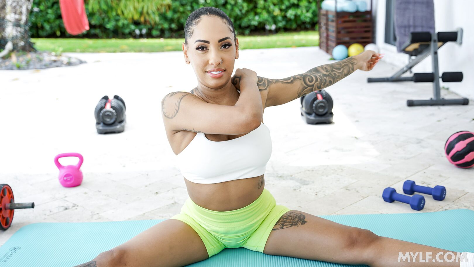 Fit Busty MILF Has the Only Summer Routine You Need