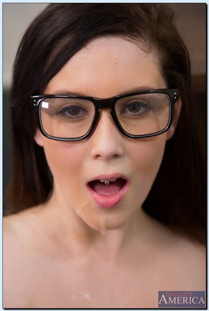 Noelle Easton fucking in the desk with her outie pussy