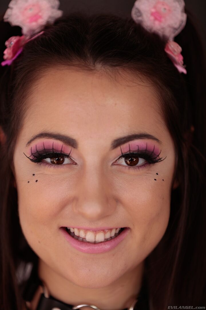 Pigtailed Teen's Slobbery Hook-Up