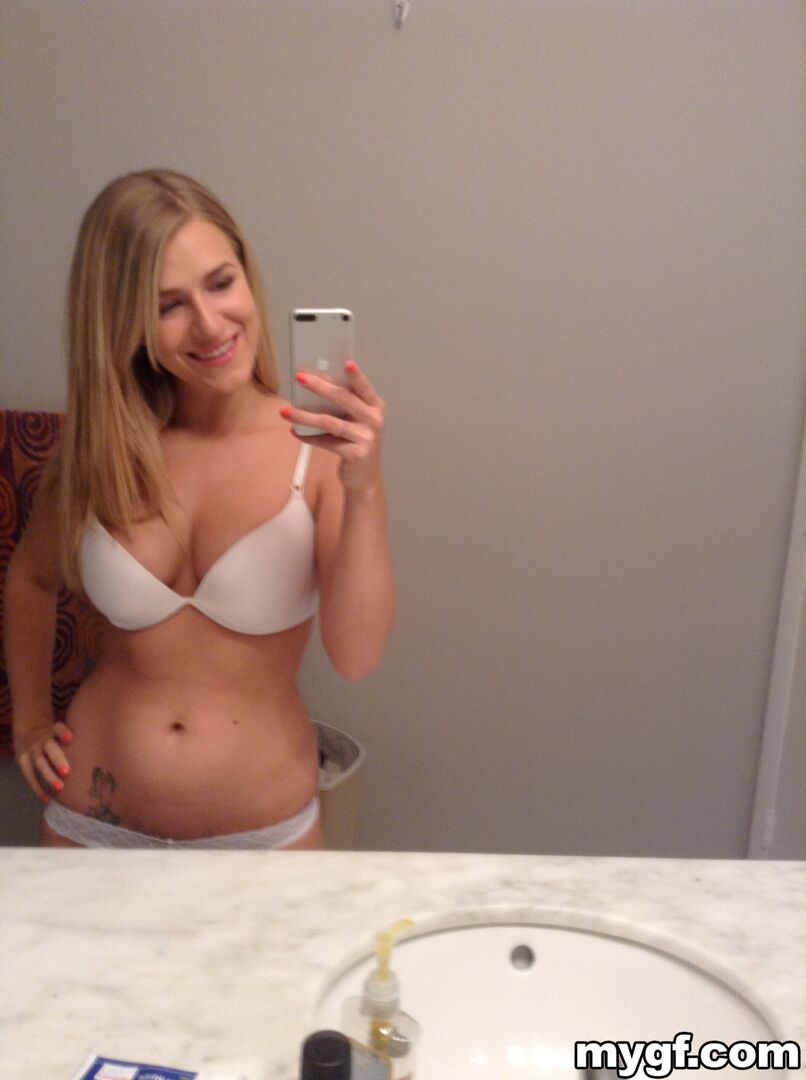 Hot blonde loves video games