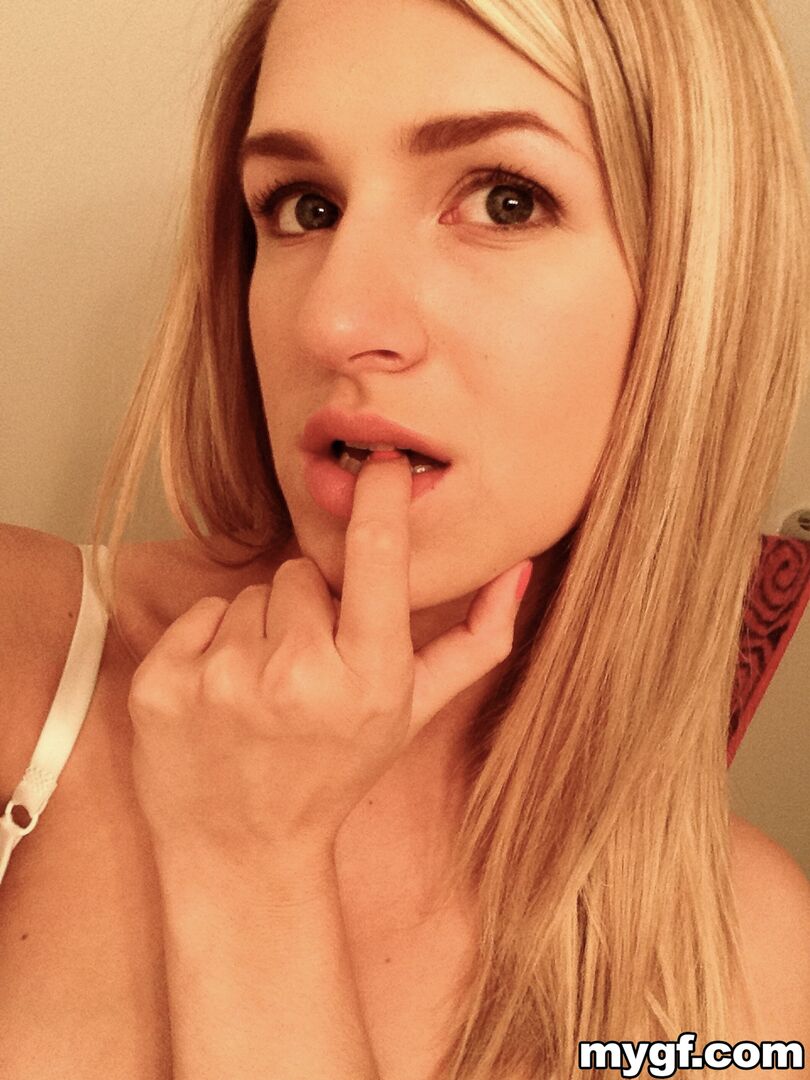 Hot blonde loves video games