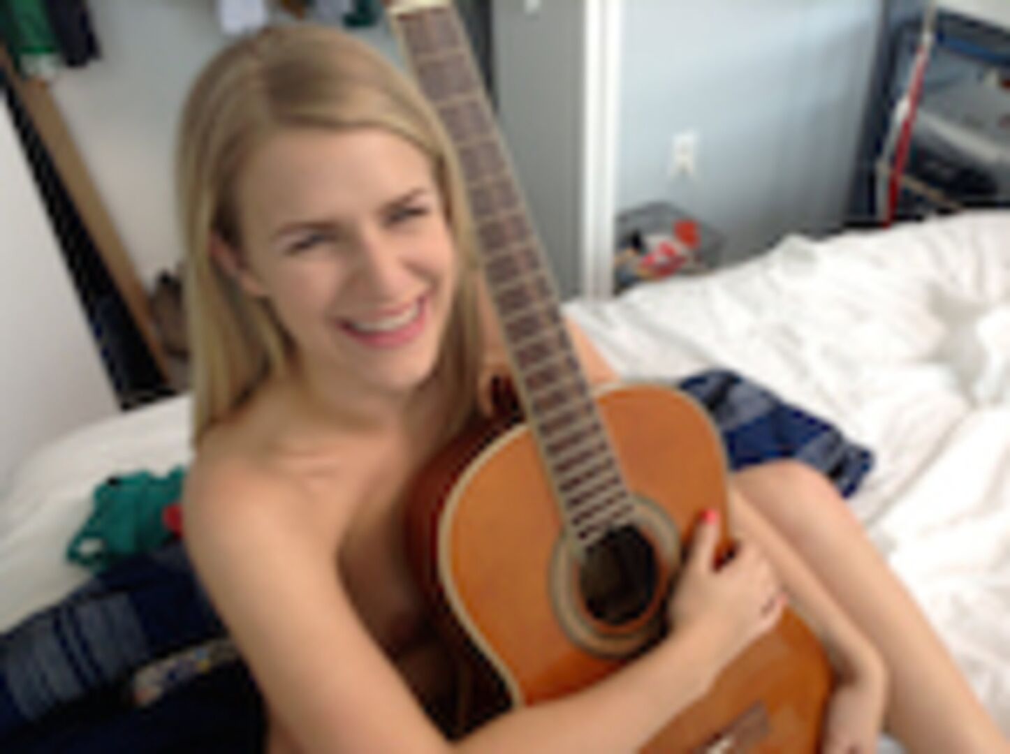 Hot blonde loves video games