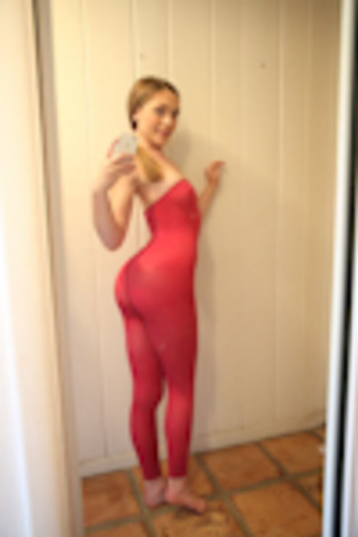 Aurielee has a pretty pussy