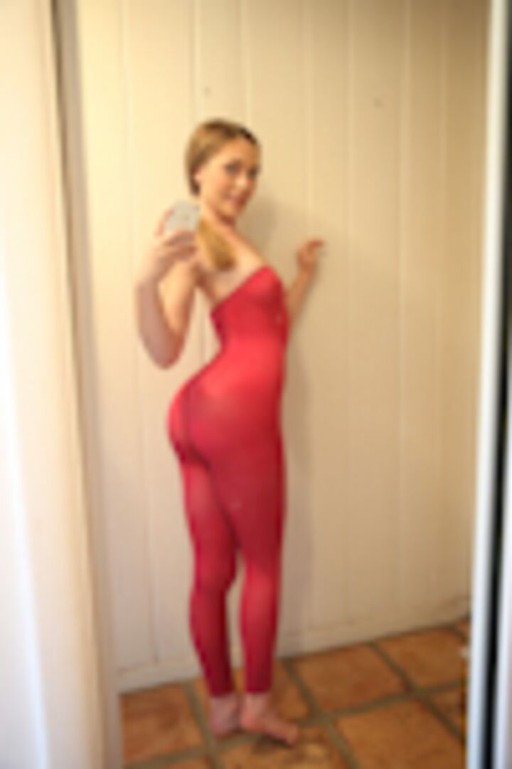 Aurielee has a pretty pussy