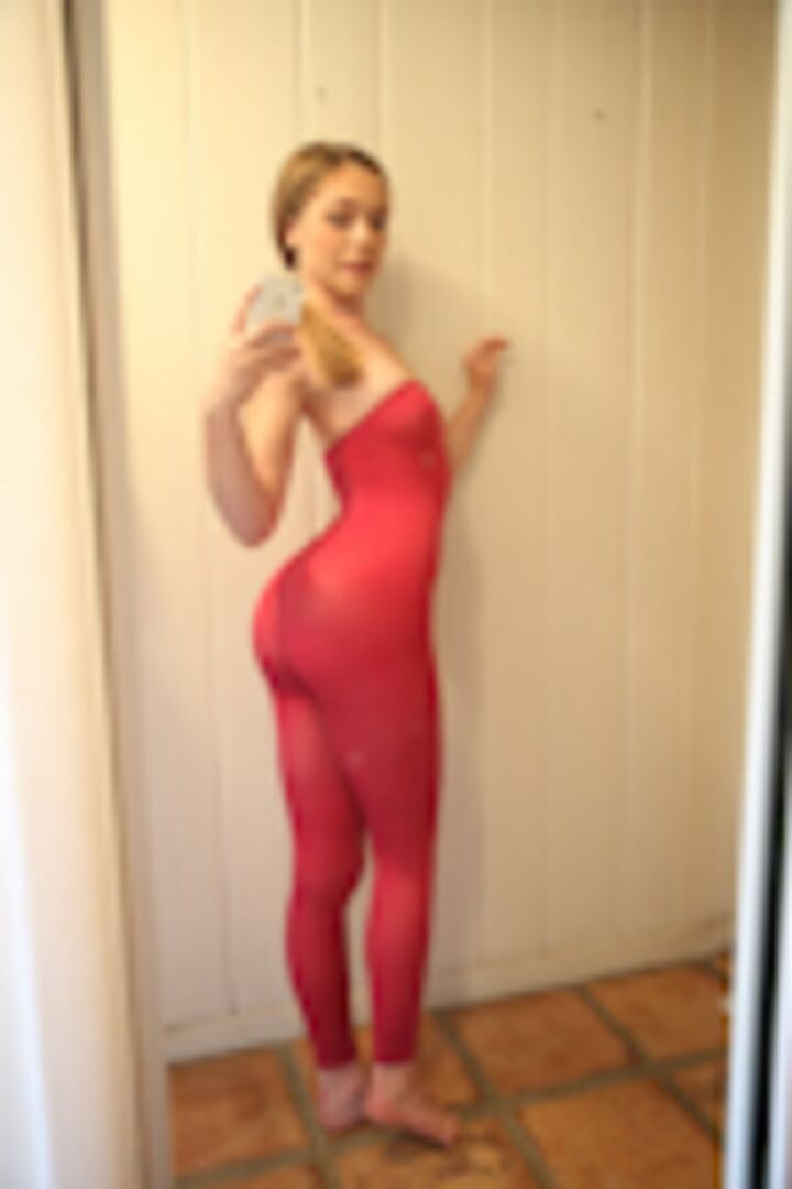 Aurielee has a pretty pussy