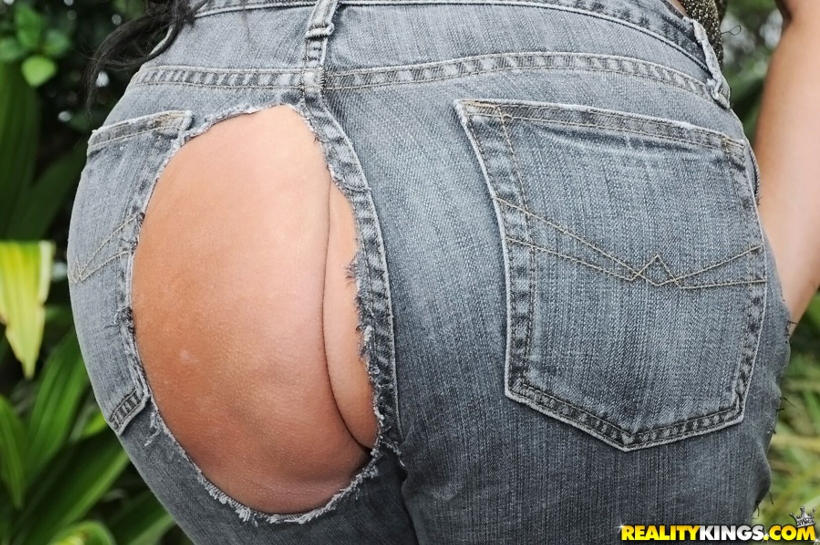 Ass Out 1208