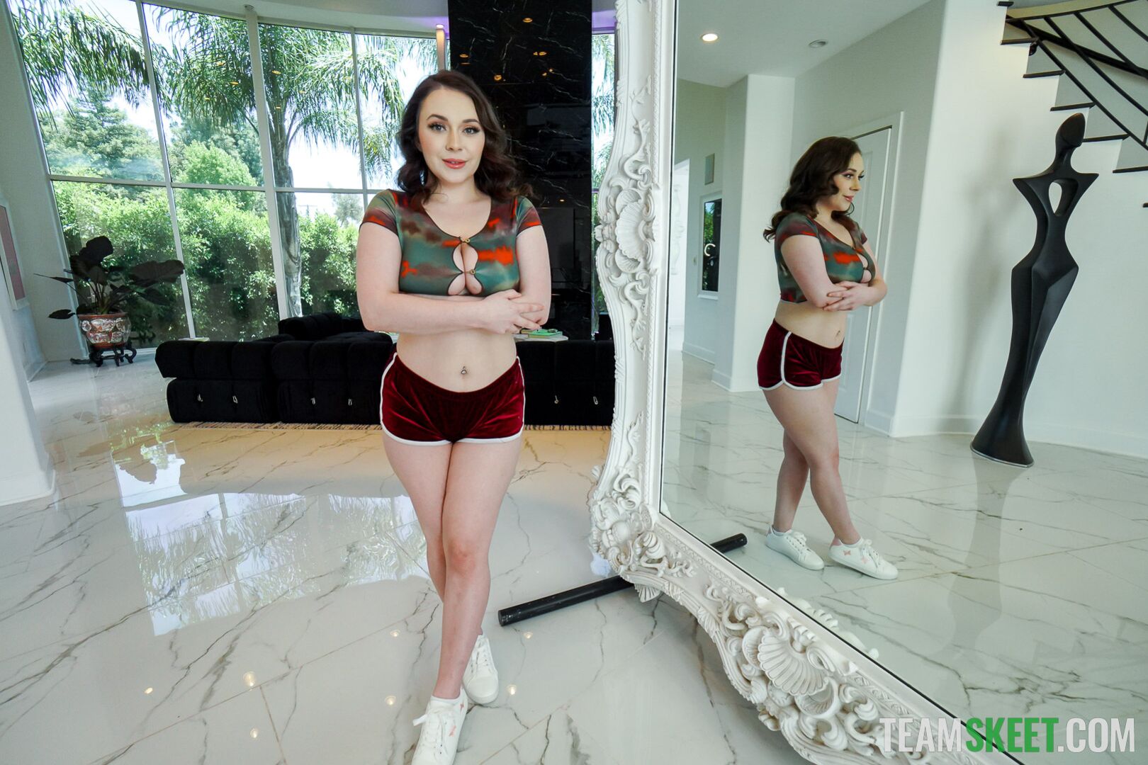 Busty Teen’s Tits Are This Year’s Biggest Birthday Gift