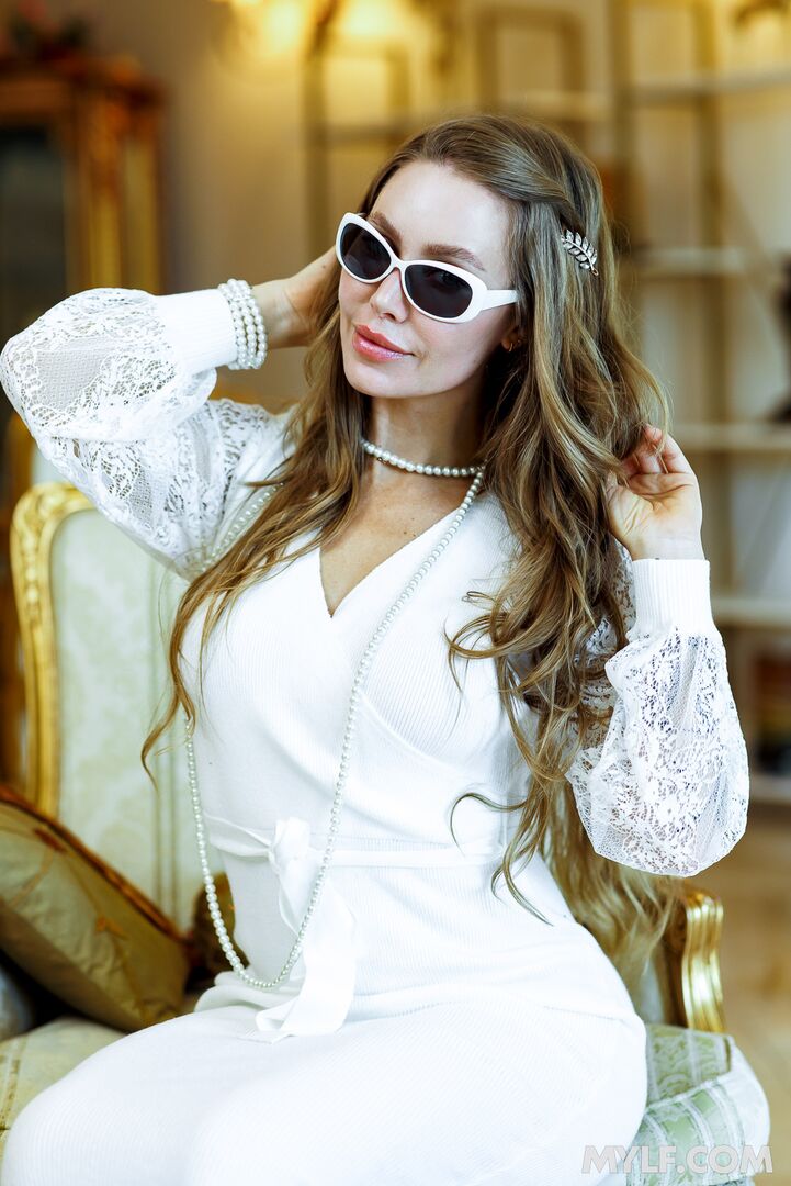 A Milf Most Regal