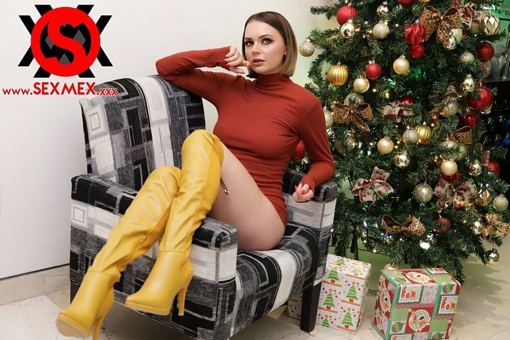 Fucked by not the grinch . Emily Thorne