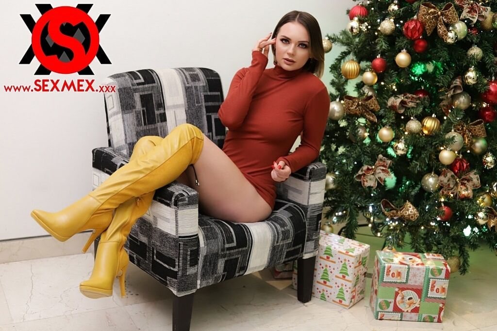 Fucked by not the grinch . Emily Thorne
