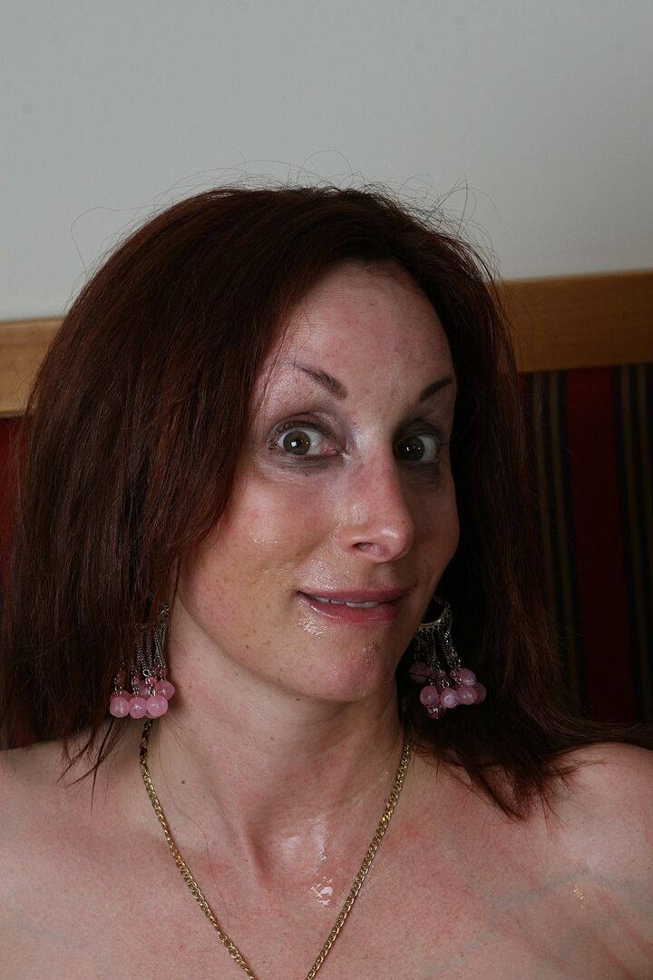 Horny Housewife Fucks Well Endowed Construction Man