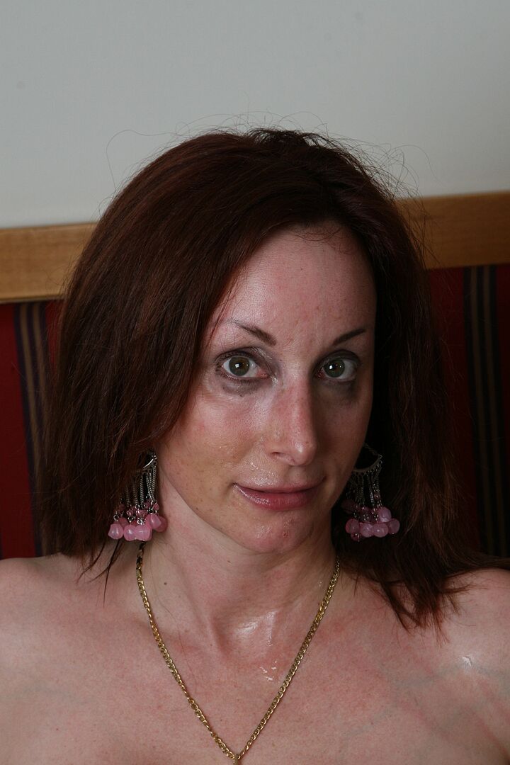 Horny Housewife Fucks Well Endowed Construction Man