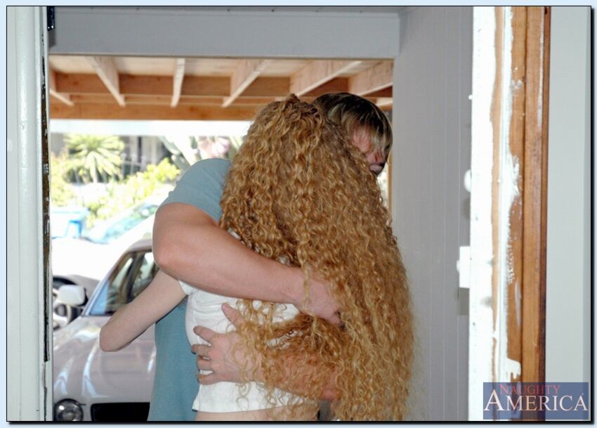 Annie Body fucking in the living room with her tits