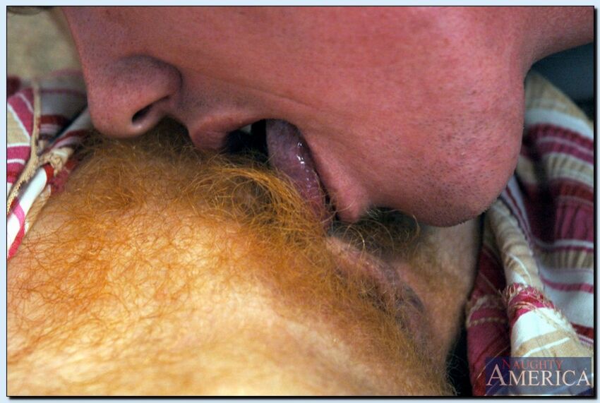 Annie Body fucking in the living room with her tits