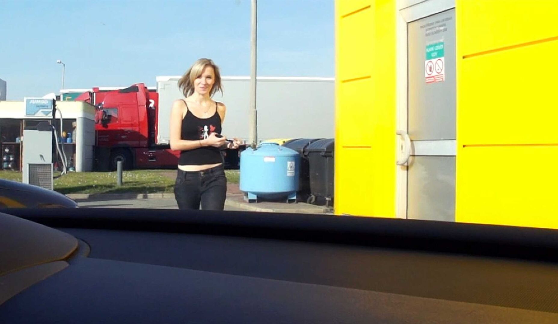 Gas station quick fuck
