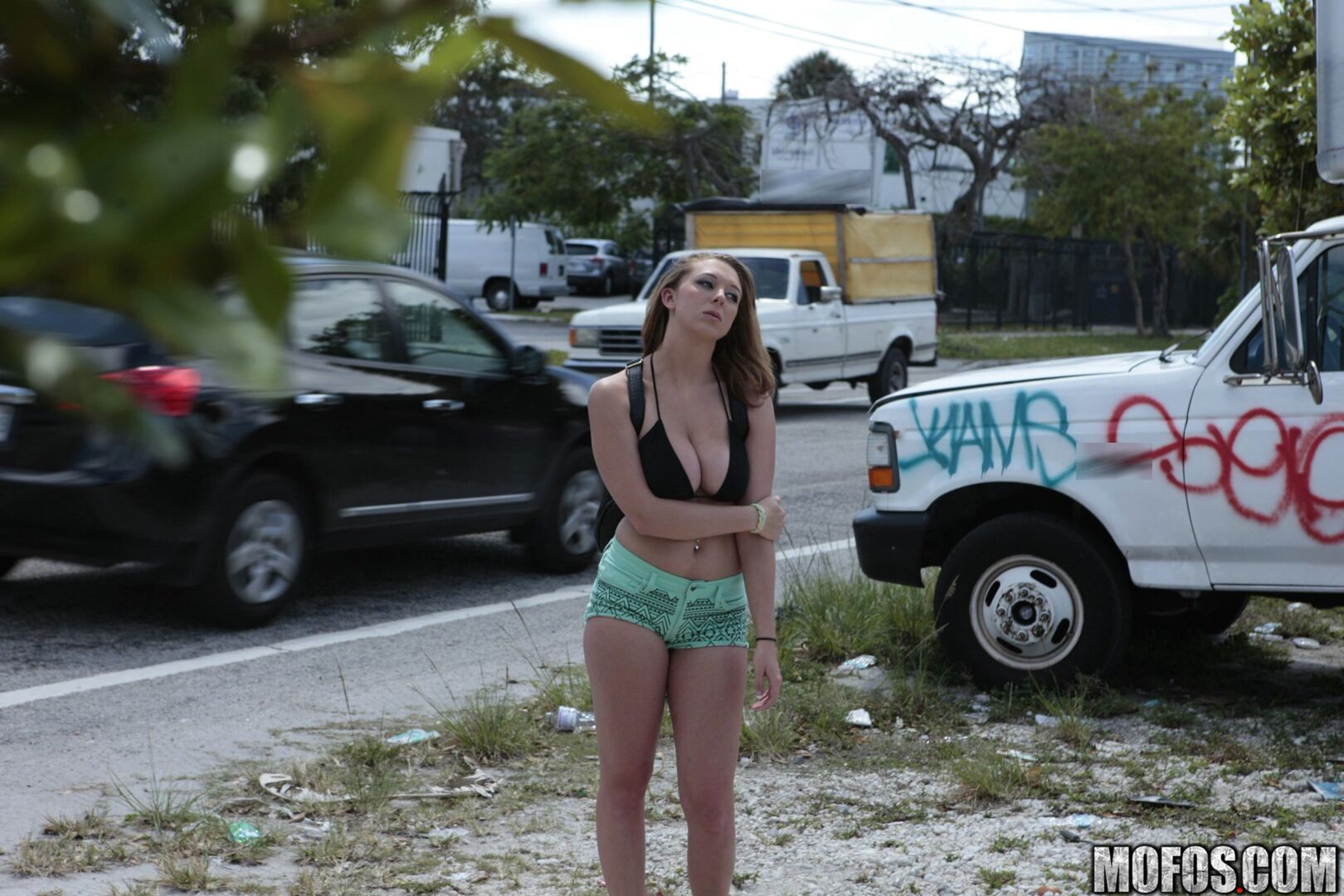 Flashing Those Titties for the Camera!