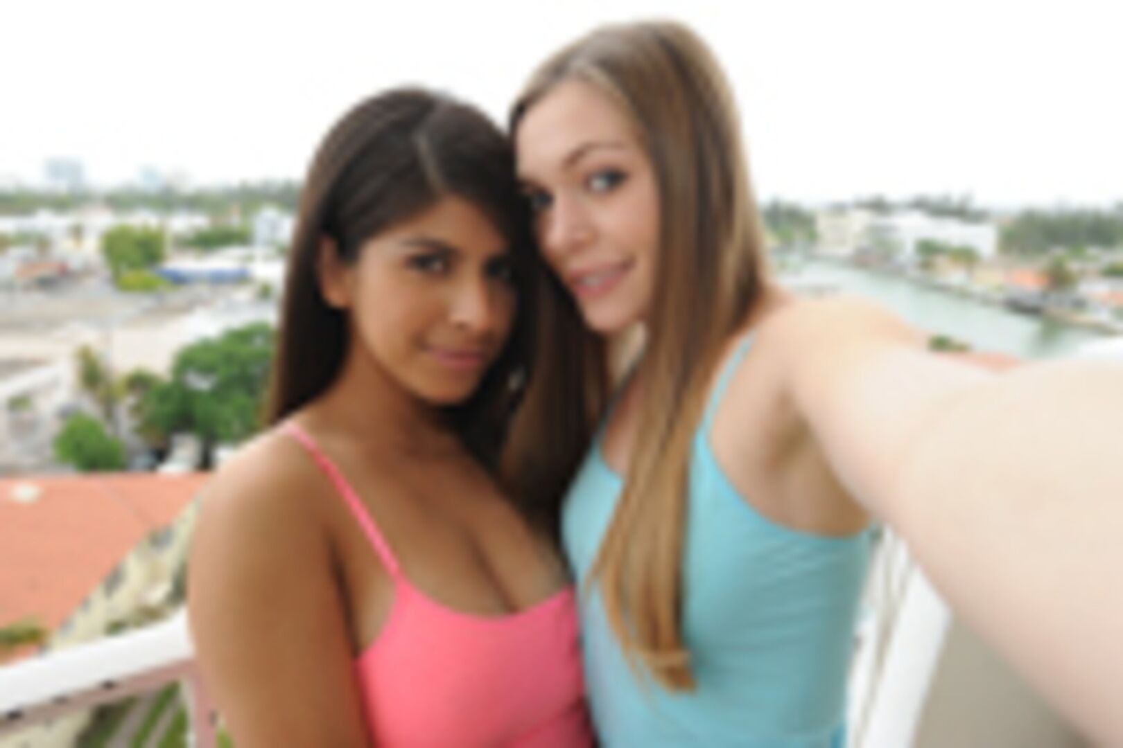 Amateur Lesbian Home-Video Submission!