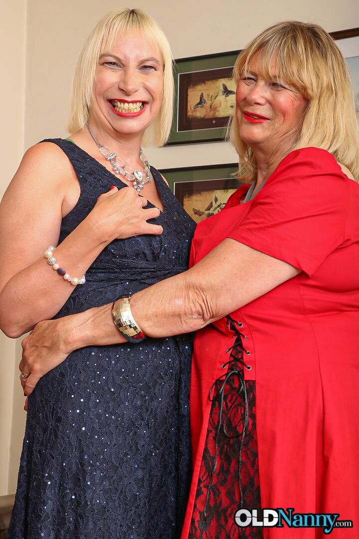 TWO BLONDE BRITISH MATURES FINGERING DEEP DOWN THEIR HOLES