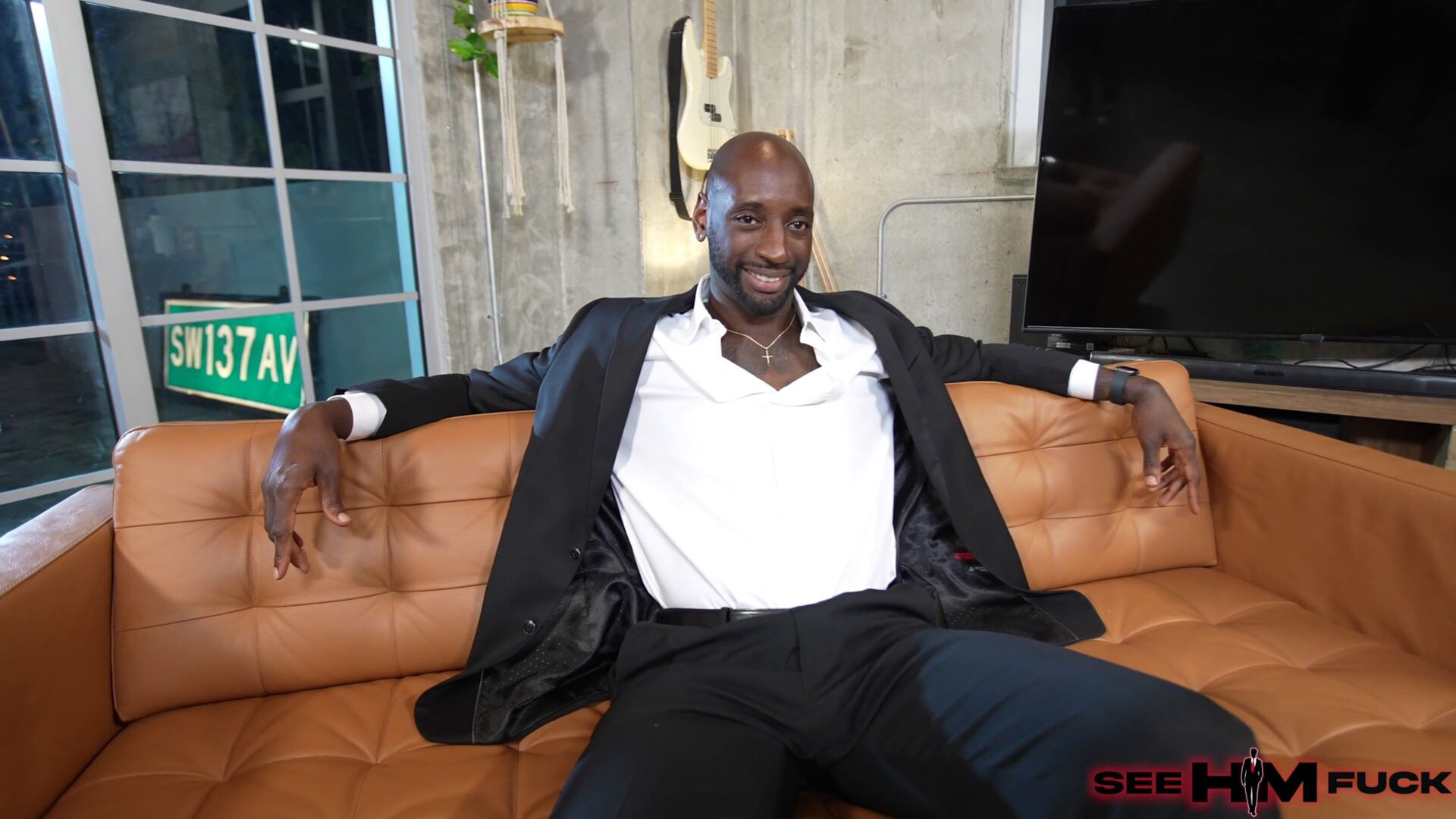 6-Foot-8er Pleasured By 5-Footer
