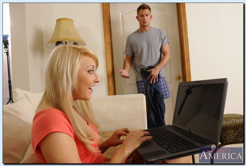 Valerie White fucking in the living room with her blue eyes