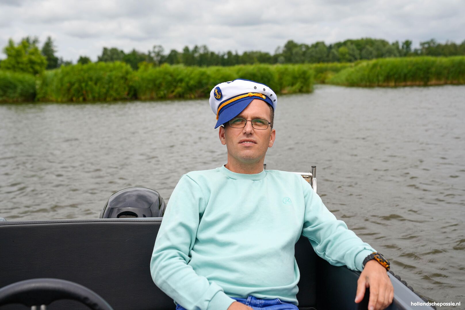 Kapitein Lorena is weer knettergeil
