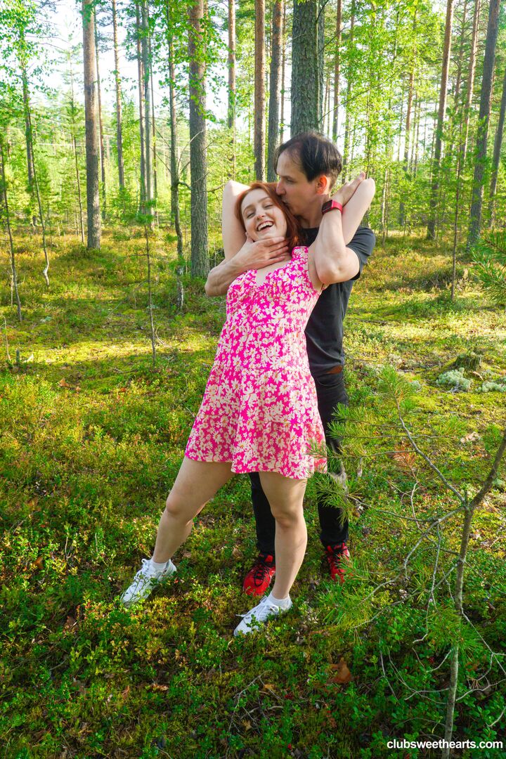 Redhead Fergy horny in nature