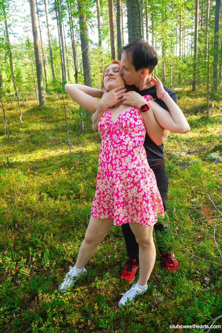 Redhead Fergy horny in nature